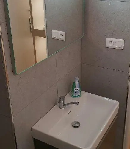 Six Senses - Luxury And * ブラチスラヴァ